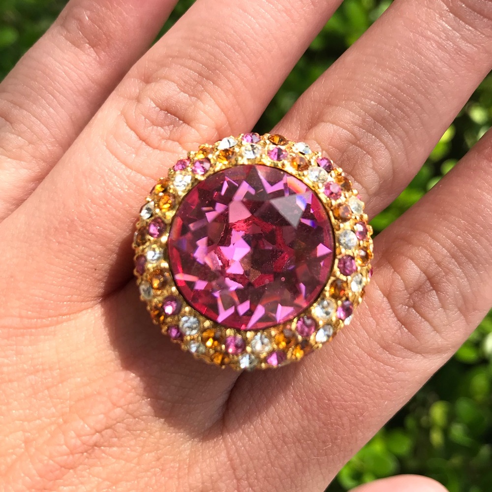 NWT- Dazzling Sheila Fajl Ring